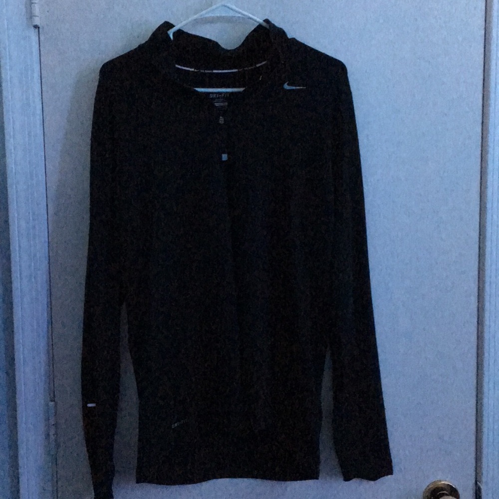 Long-sleeved Nike running shirt